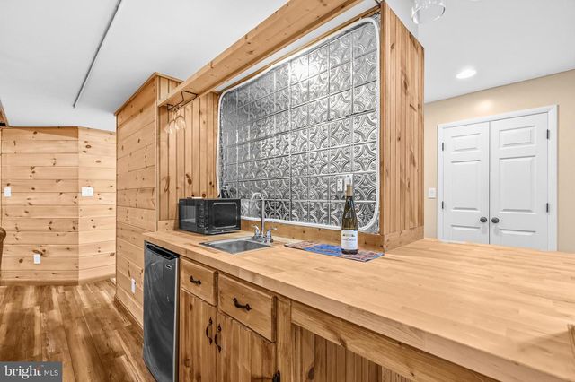 12025 LINDSEY CORNER LN, Lovettsville, VA 20180