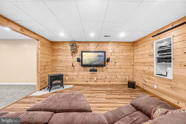 12025 LINDSEY CORNER LN, Lovettsville, VA 20180