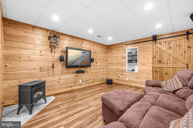 12025 LINDSEY CORNER LN, Lovettsville, VA 20180