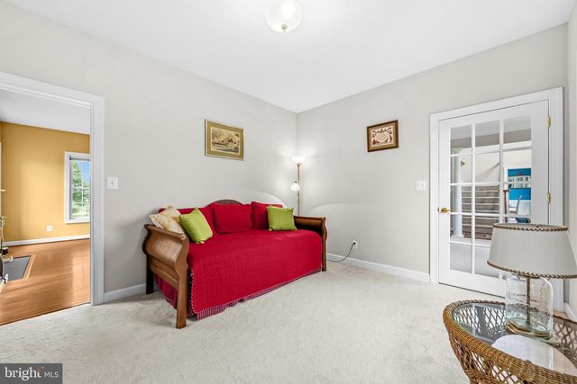 12025 LINDSEY CORNER LN, Lovettsville, VA 20180