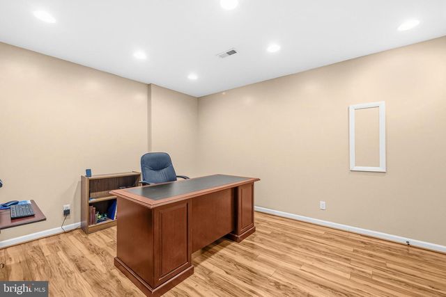 12025 LINDSEY CORNER LN, Lovettsville, VA 20180