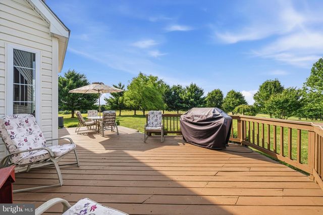 12025 LINDSEY CORNER LN, Lovettsville, VA 20180
