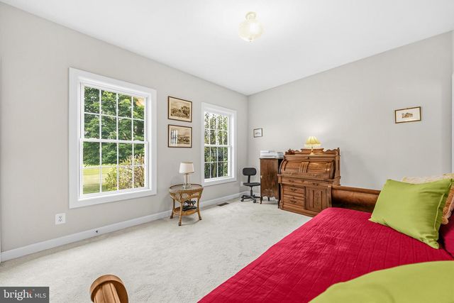 12025 LINDSEY CORNER LN, Lovettsville, VA 20180