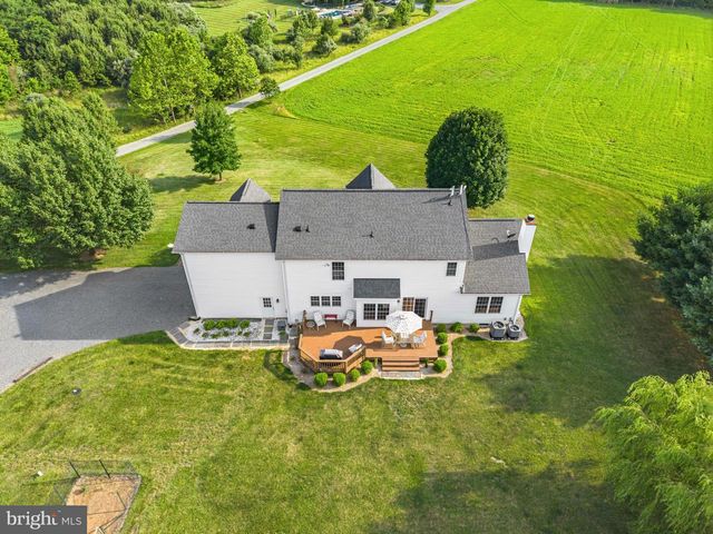 12025 LINDSEY CORNER LN, Lovettsville, VA 20180