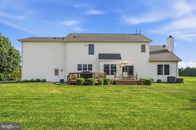 12025 LINDSEY CORNER LN, Lovettsville, VA 20180