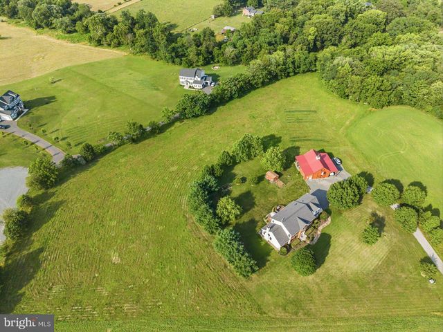 12025 LINDSEY CORNER LN, Lovettsville, VA 20180