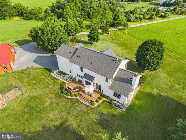 12025 LINDSEY CORNER LN, Lovettsville, VA 20180