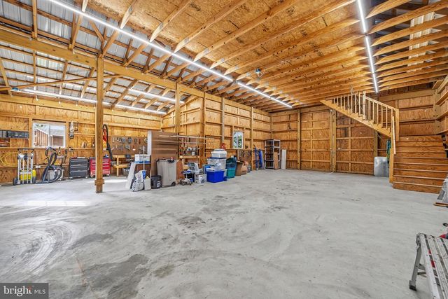 12025 LINDSEY CORNER LN, Lovettsville, VA 20180