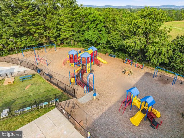 12025 LINDSEY CORNER LN, Lovettsville, VA 20180