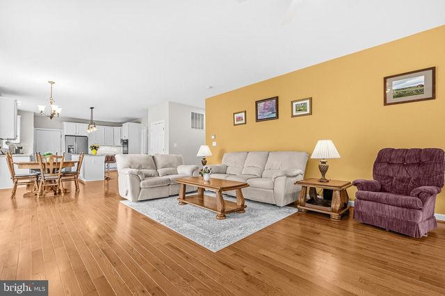 12025 LINDSEY CORNER LN, Lovettsville, VA 20180