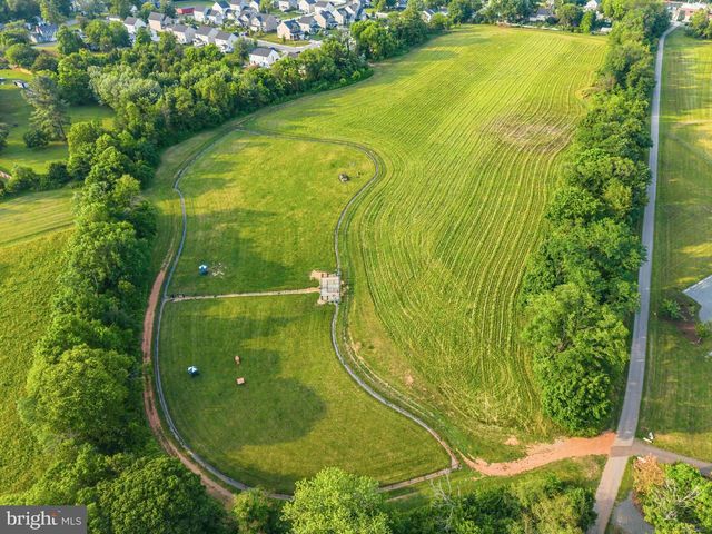 12025 LINDSEY CORNER LN, Lovettsville, VA 20180