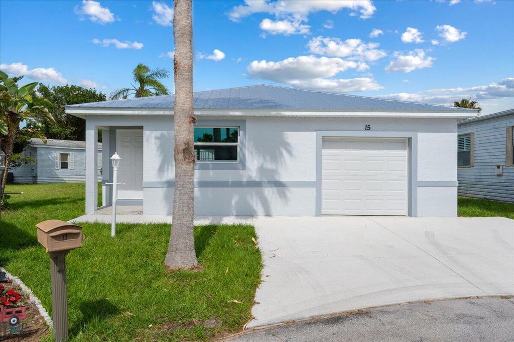 15 Jacaranda Lane, Port St Lucie, FL 34952