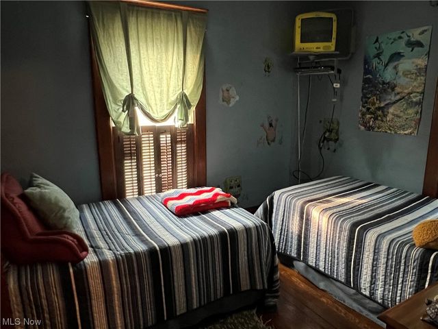 911 Grandview Avenue, New Matamoras, OH 45767