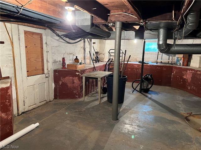 911 Grandview Avenue, New Matamoras, OH 45767