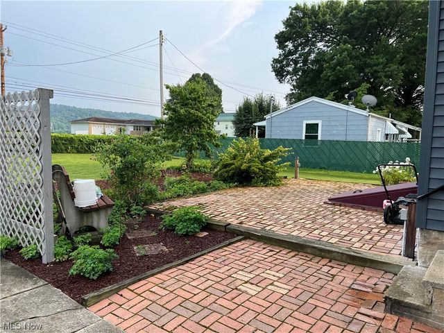 911 Grandview Avenue, New Matamoras, OH 45767