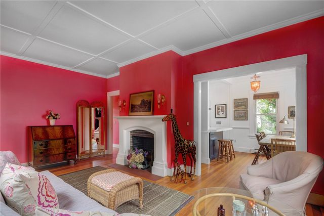 24 Hunter Avenue, Newport, RI 02840