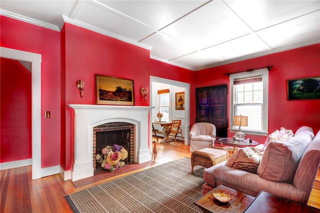 24 Hunter Avenue, Newport, RI 02840