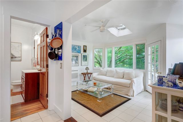 24 Hunter Avenue, Newport, RI 02840