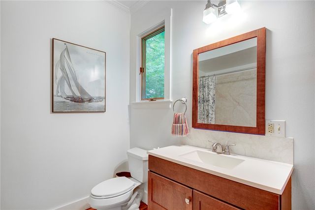 24 Hunter Avenue, Newport, RI 02840