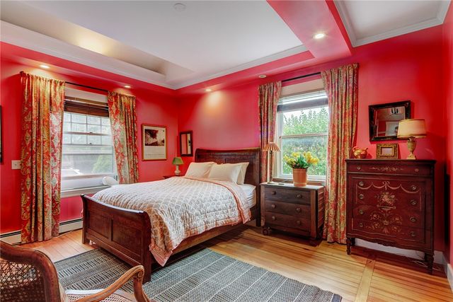 24 Hunter Avenue, Newport, RI 02840