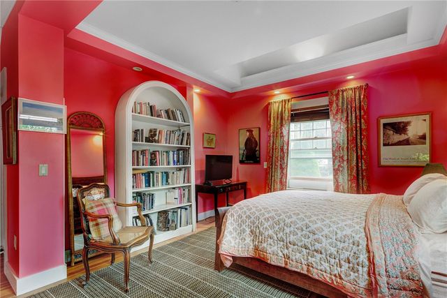 24 Hunter Avenue, Newport, RI 02840