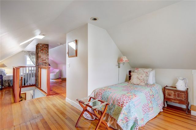 24 Hunter Avenue, Newport, RI 02840