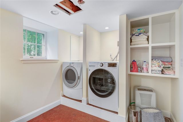 24 Hunter Avenue, Newport, RI 02840