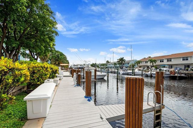 2400 NE 16th Street NE 104, Pompano Beach, FL 33062