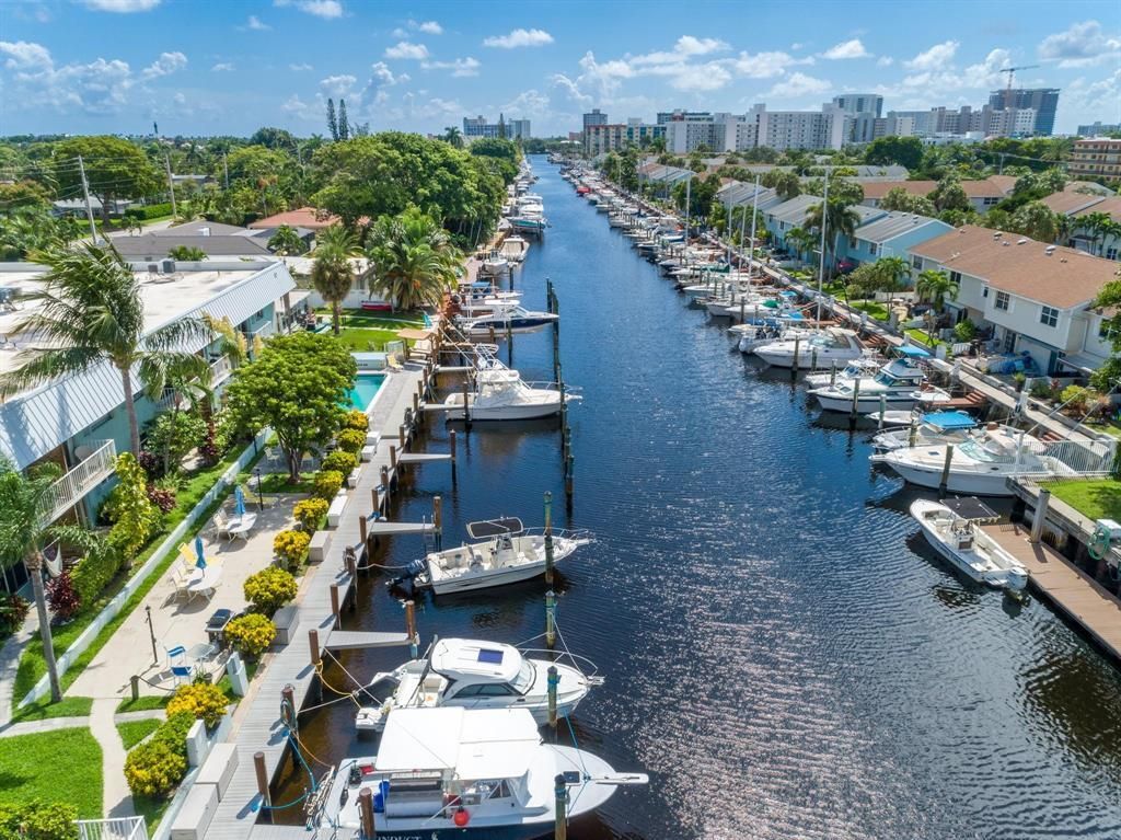 2400 NE 16th Street NE 104, Pompano Beach, FL 33062