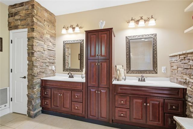 215 Inlet Pointe Drive, Anderson, SC 29625