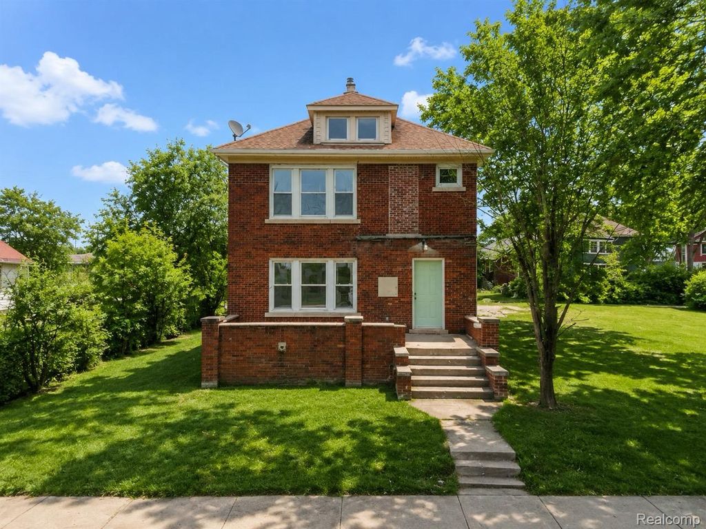 12186 Roselawn Street, Detroit, MI 48204