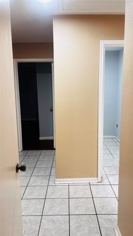8343 Sterlingshire Street, Houston, TX 77078