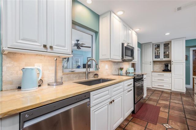 1421 BEACON STREET, New Smyrna Beach, FL 32169