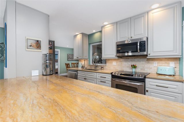 1421 BEACON STREET, New Smyrna Beach, FL 32169