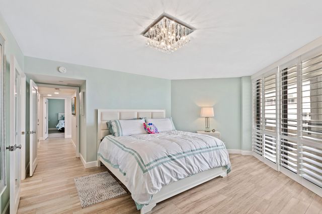 3560 S Ocean Boulevard 706, South Palm Beach, FL 33480