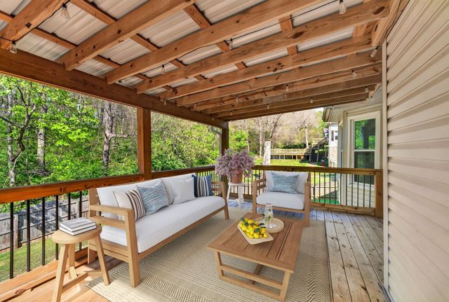 217 Timberlake Dr, Springfield, TN 37172