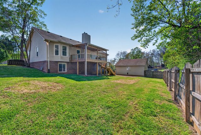 217 Timberlake Dr, Springfield, TN 37172