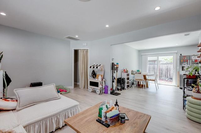 686688 San Luisito Way, Sunnyvale, CA 94085