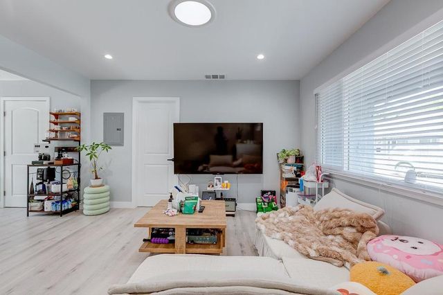 686688 San Luisito Way, Sunnyvale, CA 94085