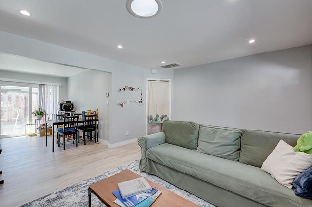 686688 San Luisito Way, Sunnyvale, CA 94085