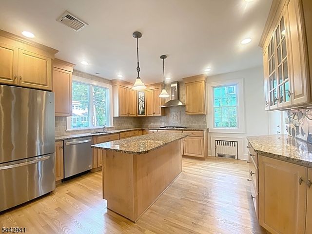 121 Columbia Ave, Cranford Twp., NJ 07016
