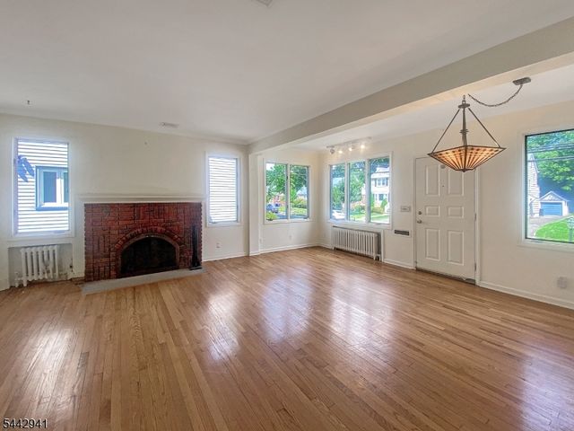 121 Columbia Ave, Cranford Twp., NJ 07016