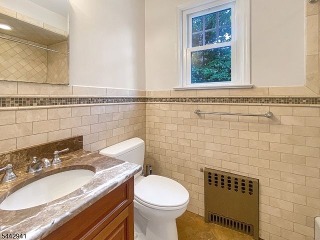 121 Columbia Ave, Cranford Twp., NJ 07016