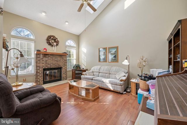 47 KNIGHTON LN, Mount Laurel, NJ 08054