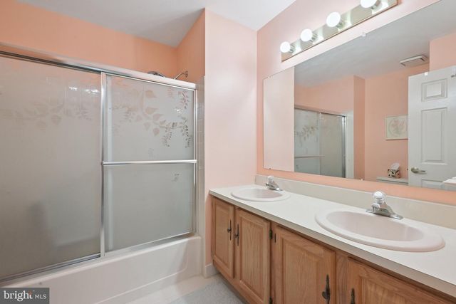 47 KNIGHTON LN, Mount Laurel, NJ 08054