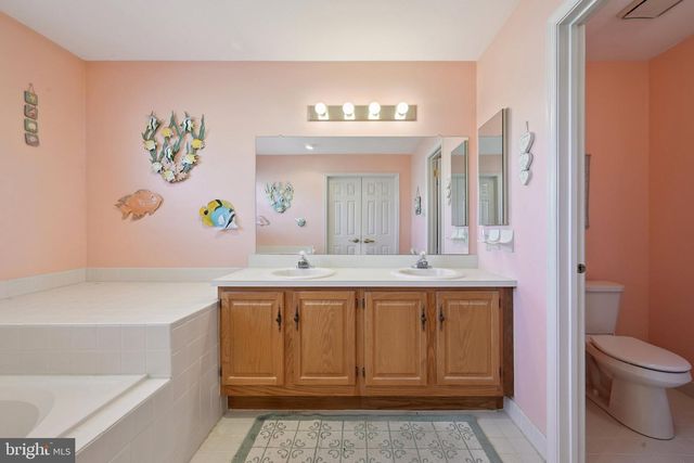 47 KNIGHTON LN, Mount Laurel, NJ 08054