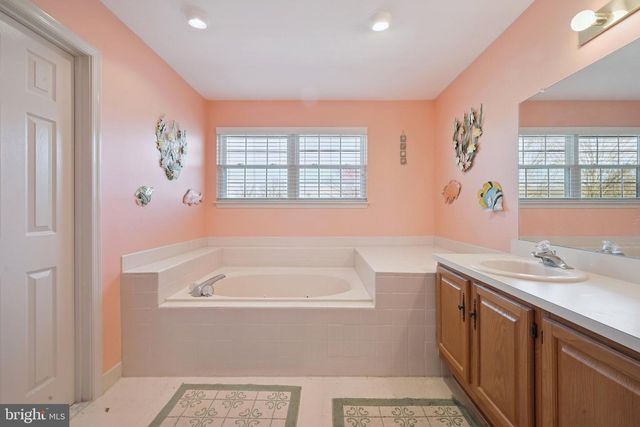 47 KNIGHTON LN, Mount Laurel, NJ 08054