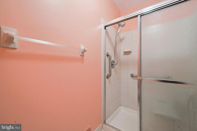 47 KNIGHTON LN, Mount Laurel, NJ 08054