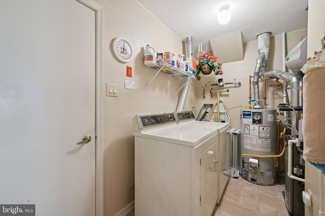 47 KNIGHTON LN, Mount Laurel, NJ 08054