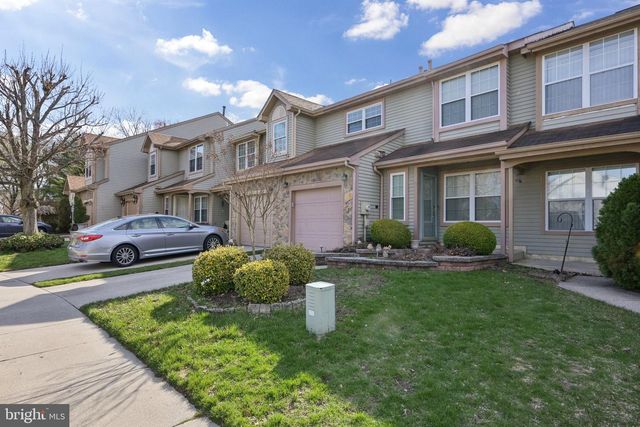 47 KNIGHTON LN, Mount Laurel, NJ 08054